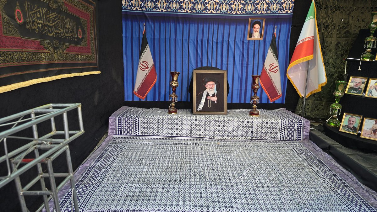 mihanbano313's tweet photo. اربعین نماد همبستگی یک امت است که در مسیرش حماسه می آفریند
این هم حال و هوای موکب هاو مسیر امسال 
#یا_لثارات_الحسین
#امت_مبعوث https://t.co/xTQdiiV7Y3