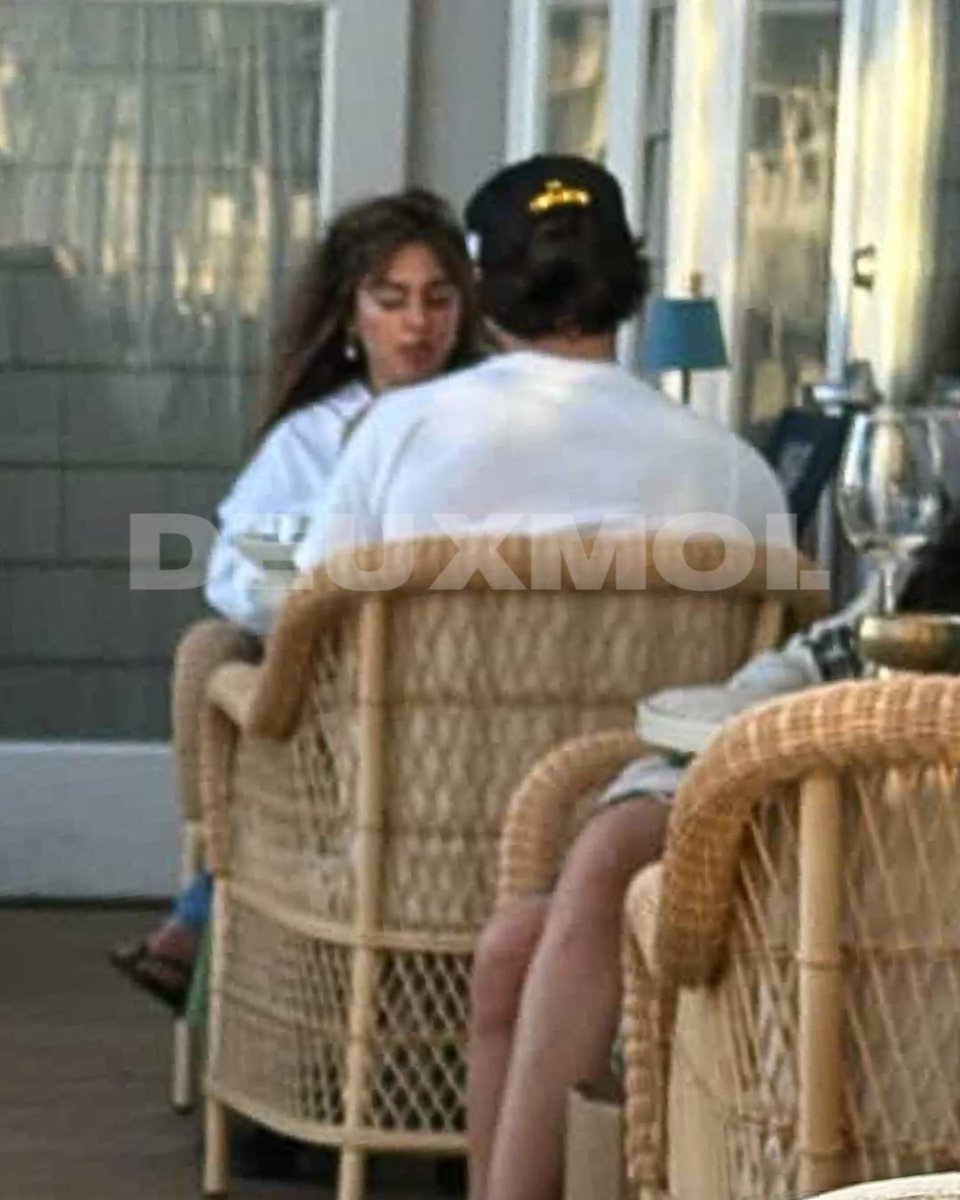 mikabdallabr's tweet photo. APARECEU! Mika Abdalla foi vista com Josh Heuston em Santa Monica recentemente. https://t.co/TvUiz9iMlH