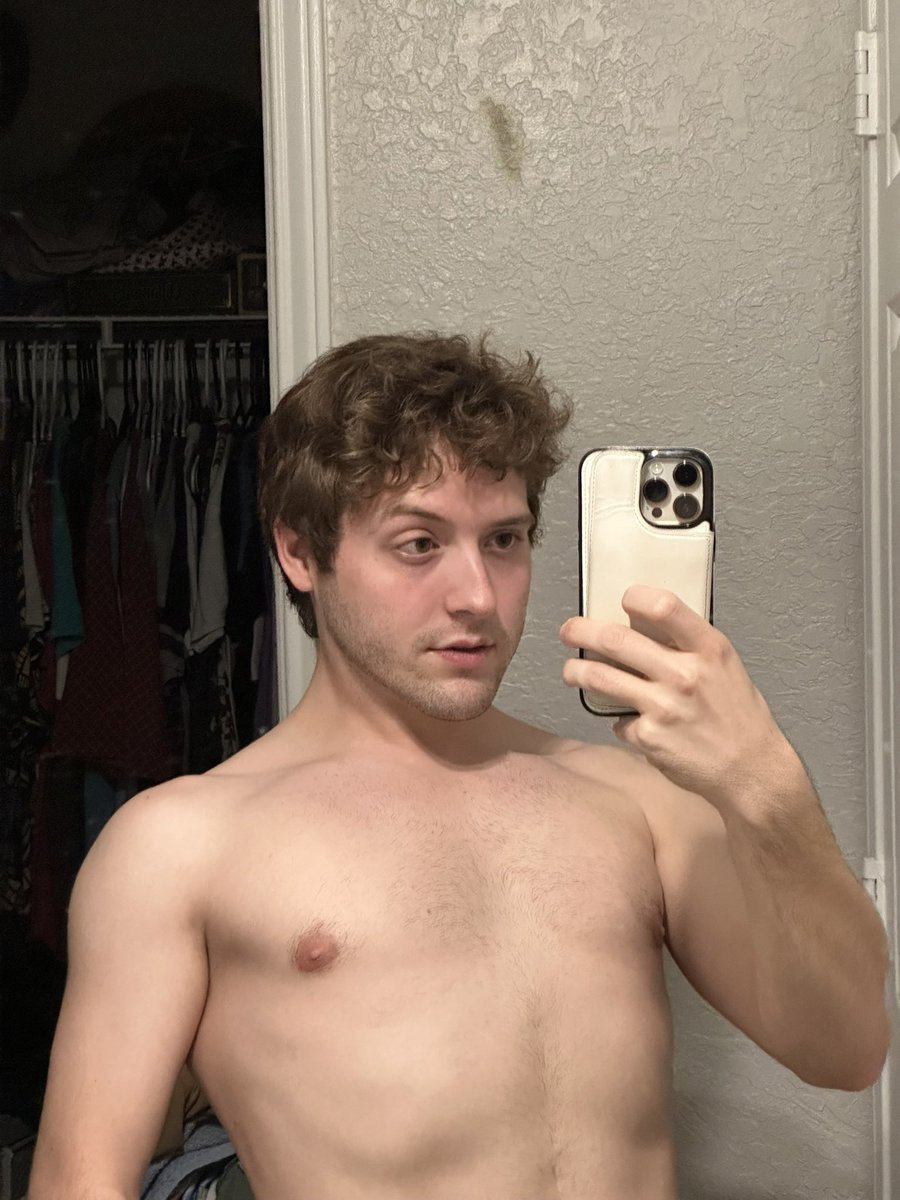 grantbroussard's tweet photo. dirty mirror👄 https://t.co/594nQy52eZ