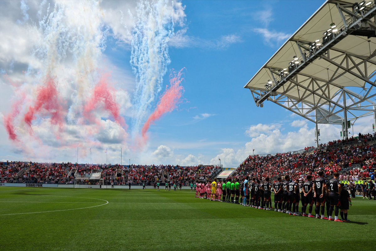 Wrexham_AFC's tweet photo. It’s always sunny in Philadelphia ☀️

🔴⚪️ #WxmAFC | #WxmInTheUSA https://t.co/tUdYeOSB4z