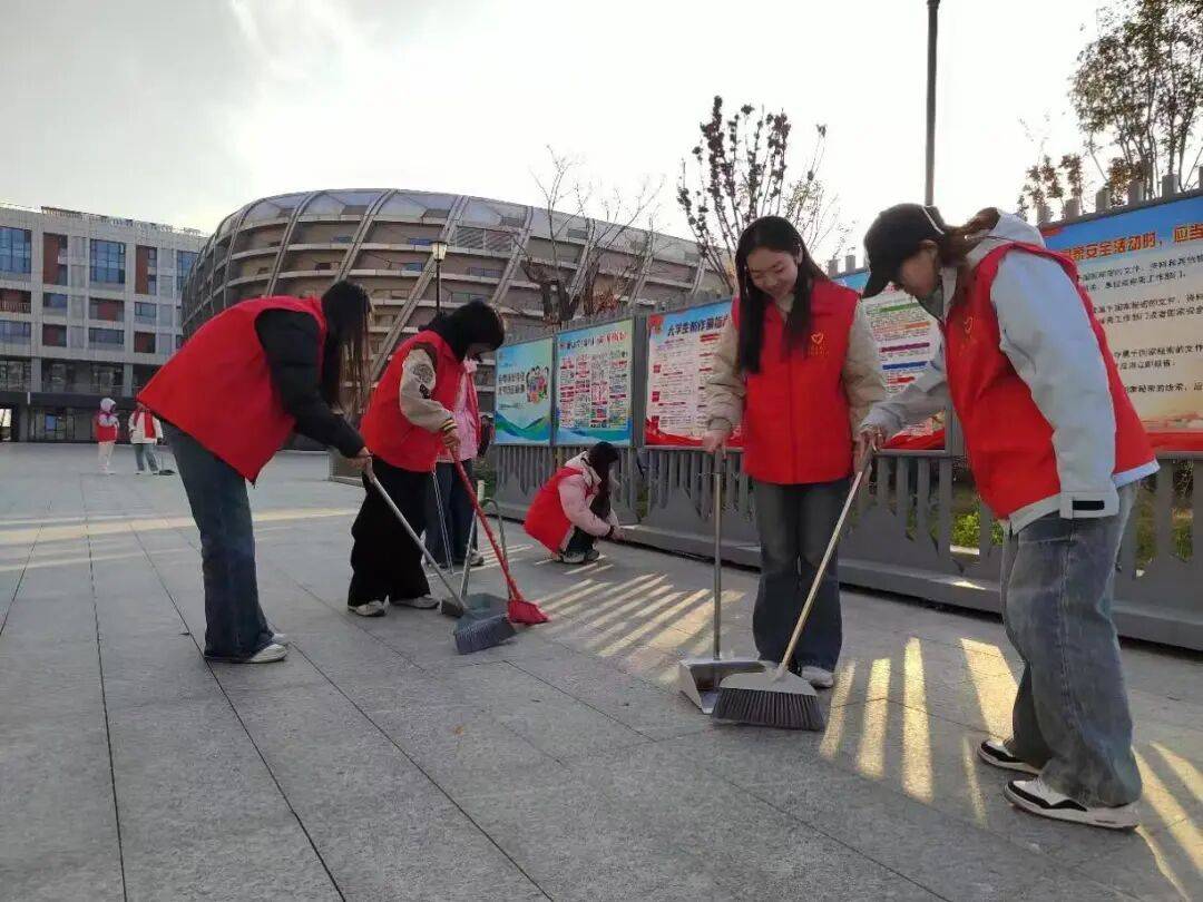 ZettaCarasco's tweet photo. Join our neighborhood spring cleanup this Sat, 9am at Central Park! Grab gloves u0026 trash bags—free snacks for all helpers. Let’s spruce up our community together! https://t.co/3wObLNwYdT