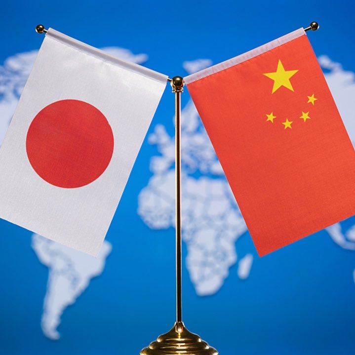 WhaleInsider's tweet photo. JUST IN: 🇯🇵🇨🇳 Japan and China are rapidly cutting U.S. Treasury holdings.

Japan dumped $96 billion over the past three months to $1.14 trillion - lowest since April 2025.

China keeps trimming its portfolio in its long-term shift away from U.S. debt. https://t.co/3OacvQBRpK