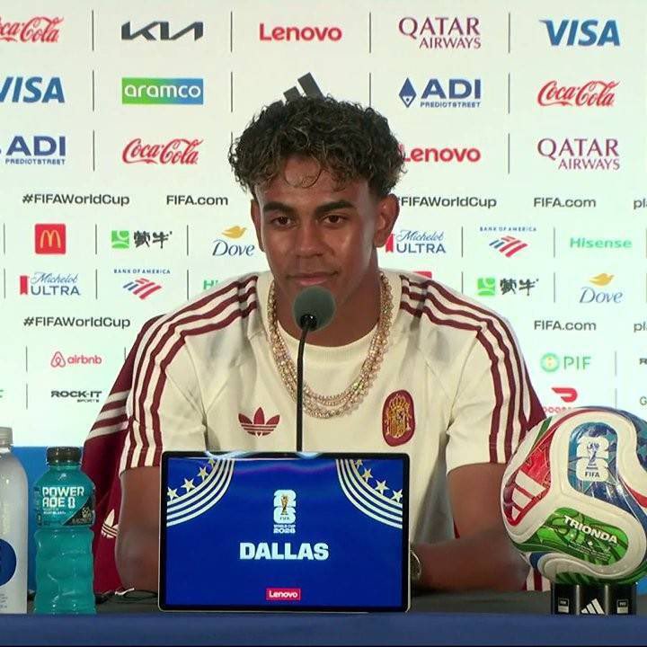FabrizioR0naldo's tweet photo. 🚨🗣 Lamine Yamal: 

"It will take us another 100 years or even 200 Years to get another Footballer like Cristiano Ronaldo. We do not appreciate him enough". 🐐 https://t.co/lR14Qm9Q2I