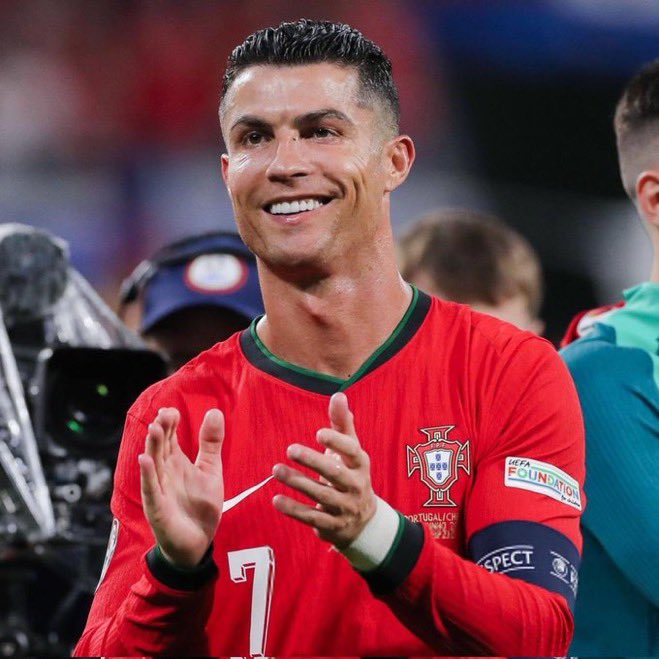 FabrizioR0naldo's tweet photo. 🚨🗣 Lamine Yamal: 

"It will take us another 100 years or even 200 Years to get another Footballer like Cristiano Ronaldo. We do not appreciate him enough". 🐐 https://t.co/lR14Qm9Q2I