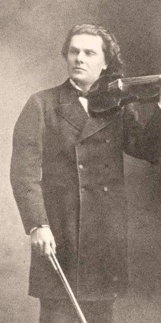 ValerioRe12's tweet photo. Al primo Festival di Bayreuth del 1876, il primo violino dell'orchestra fu August Wilhelmj. Il suo Stradivari è tuttora suonato dalla violinista Mayumi Kanagawa.
#Ring150
#BayreutherFestspiele https://t.co/MNLnCoQeW7