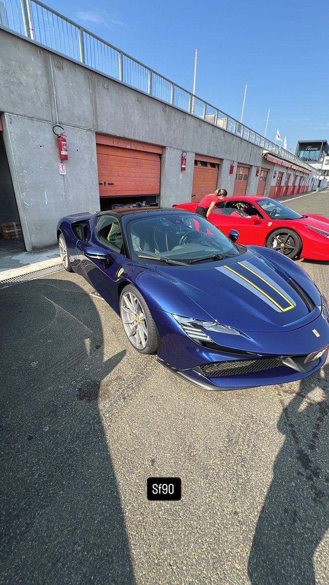 mcnuggets42's tweet photo. Couple laps in the hurracan &amp; sf90 @AutodromoVarano https://t.co/WRHmAGy66V