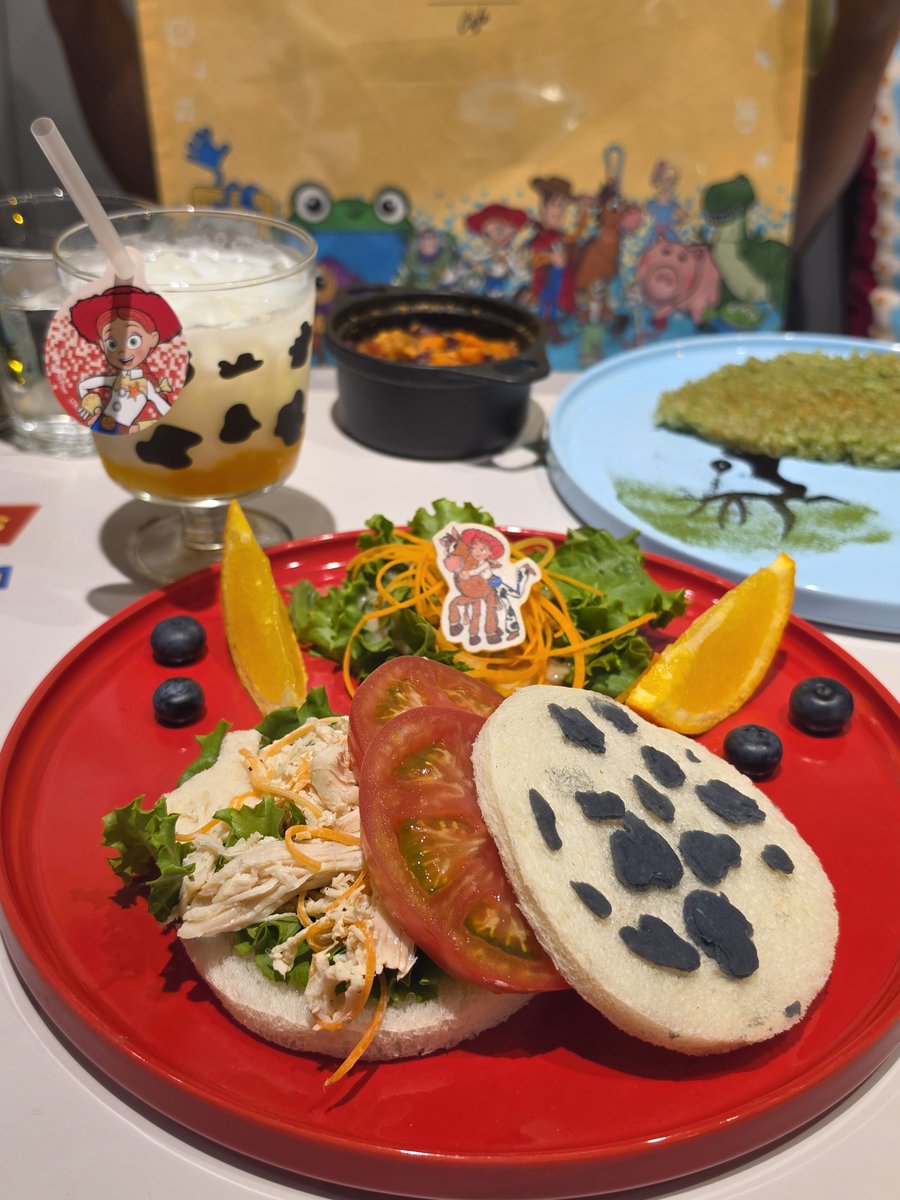 ommmmmickey's tweet photo. 東京で食べたもの https://t.co/4JsxAIUBCN