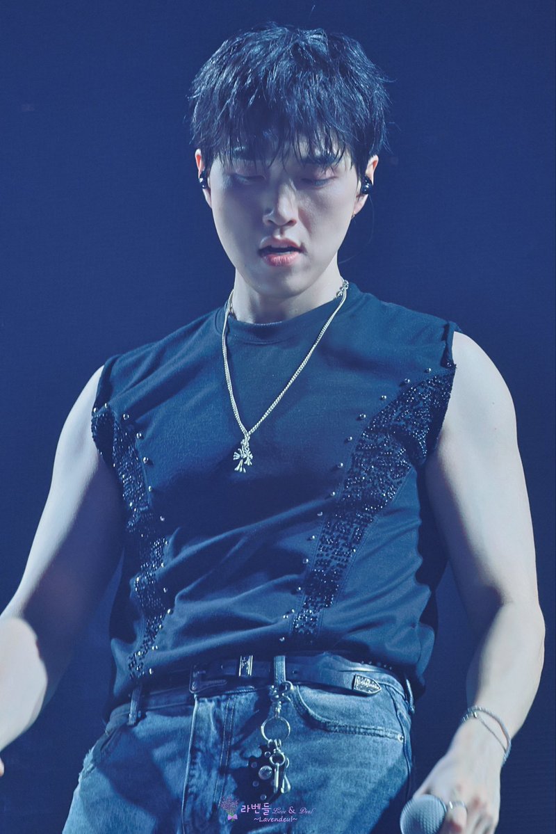 loveanddeul's tweet photo. 𝐁𝟏𝐀𝟒 𝟏𝟓𝐓𝐇 𝐀𝐍𝐍𝐈𝐕𝐄𝐑𝐒𝐀𝐑𝐘 𝐂𝐎𝐍𝐂𝐄𝐑𝐓 [𝘿-𝙙𝙖𝙮] 
Day.3

섹시하다💪🏻

#B1A4_Dday 
#B1A4 #산들 https://t.co/mawYp4leJx
