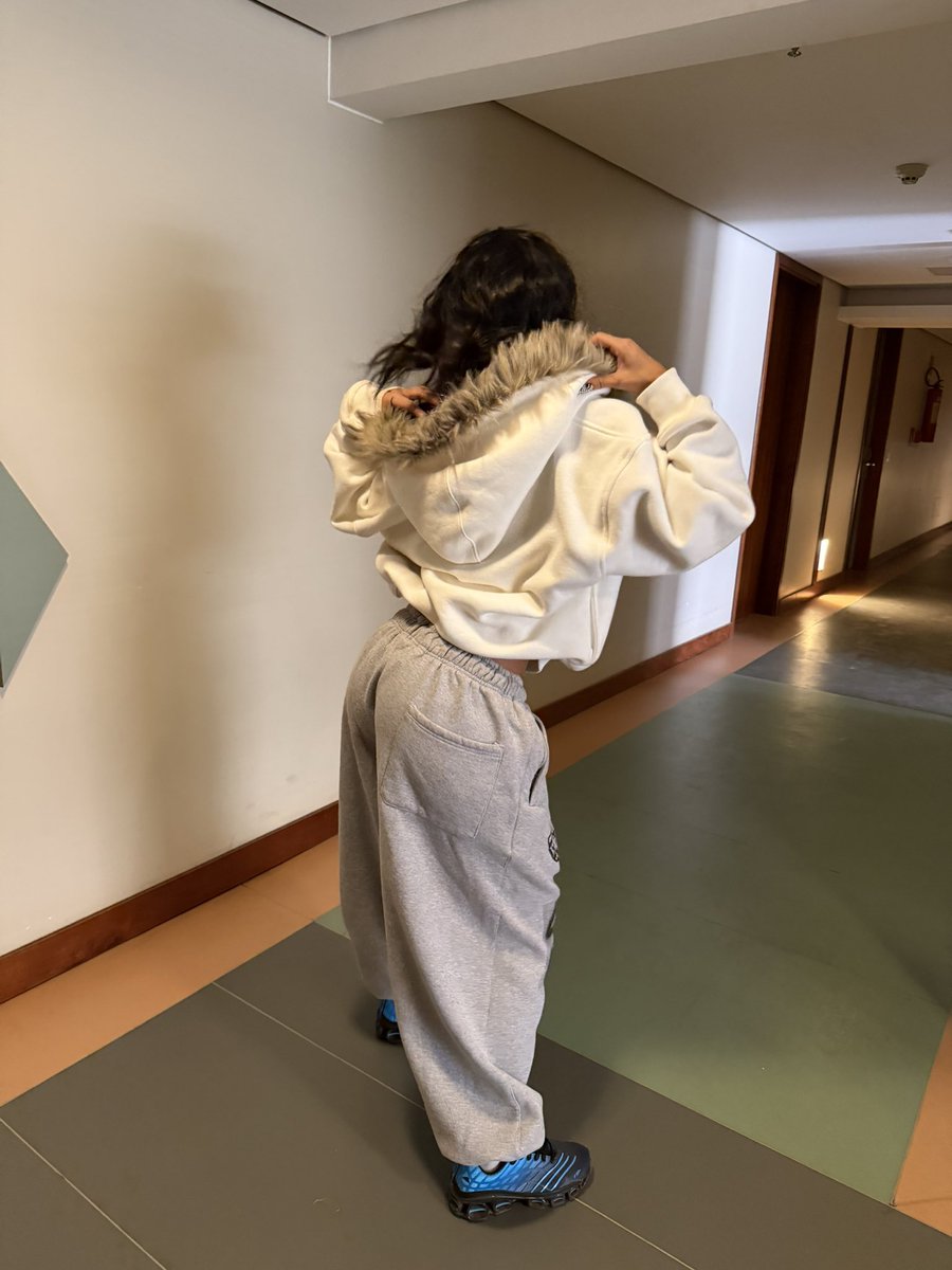 girlPlanB's tweet photo. Eu gosto muito de xota e também gosto de pica e se eu tiver sozinha eu vou bater uma siririca, sem culpa cristã 🧘🏽‍♀️ https://t.co/r0ORSPQHdL
