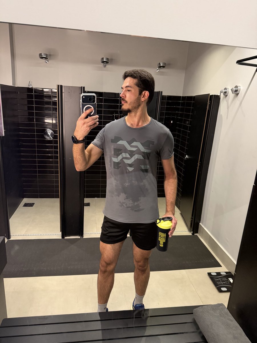 nyloguimaraes's tweet photo. Voltei 👨🏻 https://t.co/VRnNPJKjNT
