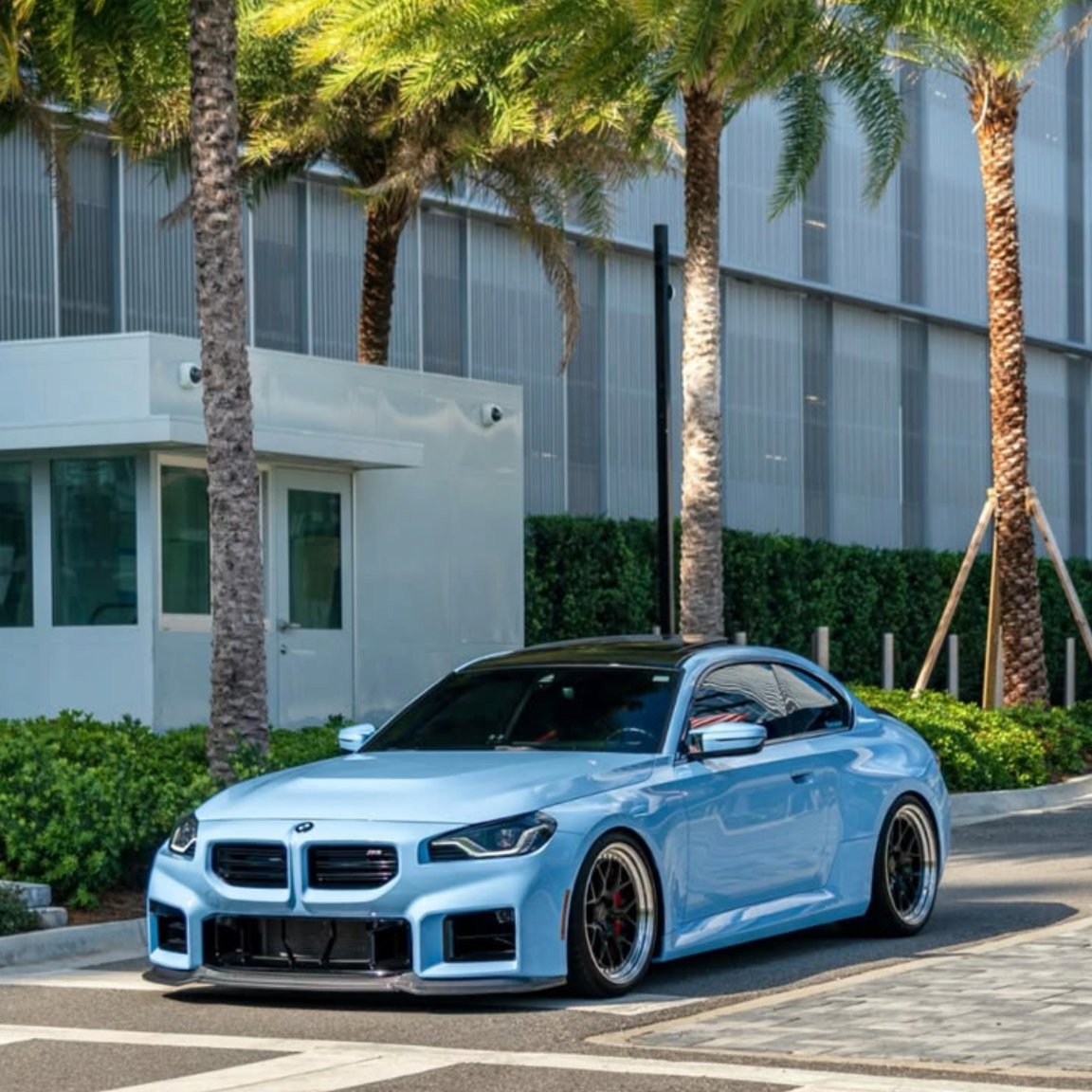 MJ26POSTIGO's tweet photo. Pastel blue paint under palm trees and a slammed stance. This compact beast is pure attitude wrapped in pastel. 🌴🔥 https://t.co/BZbRjqGkr5