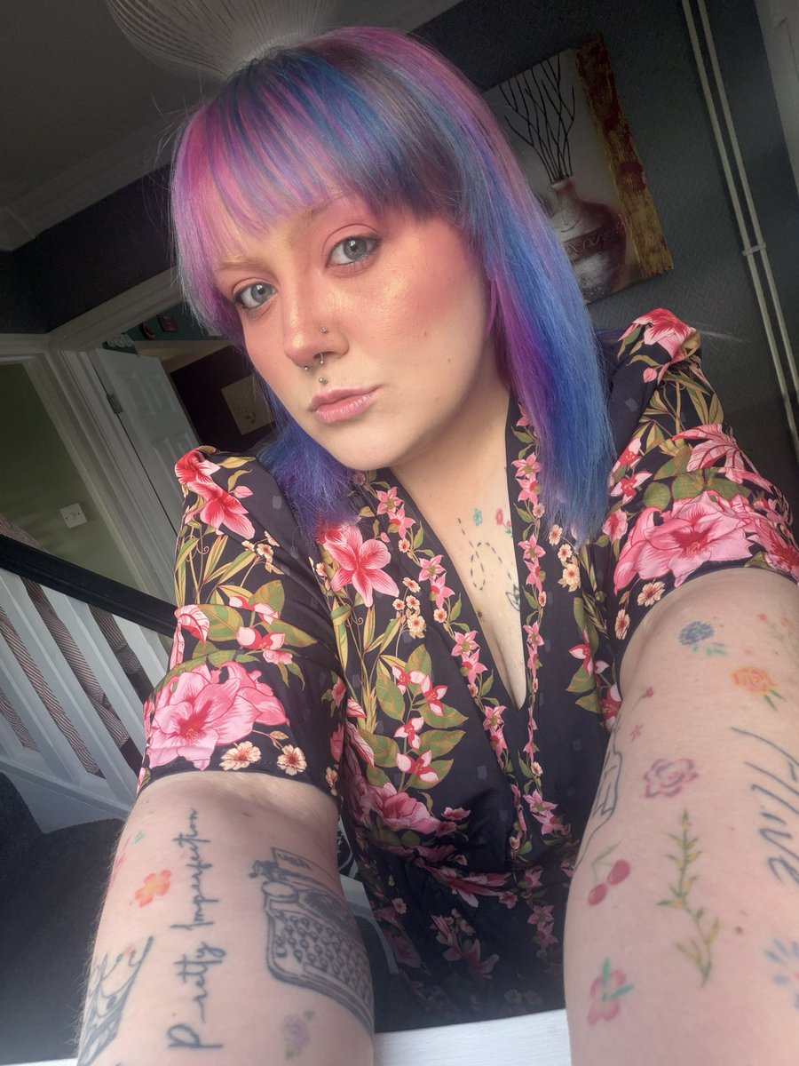 weavingshorror's tweet photo. kinda obsessed with my hair now https://t.co/LdHas3QVEN