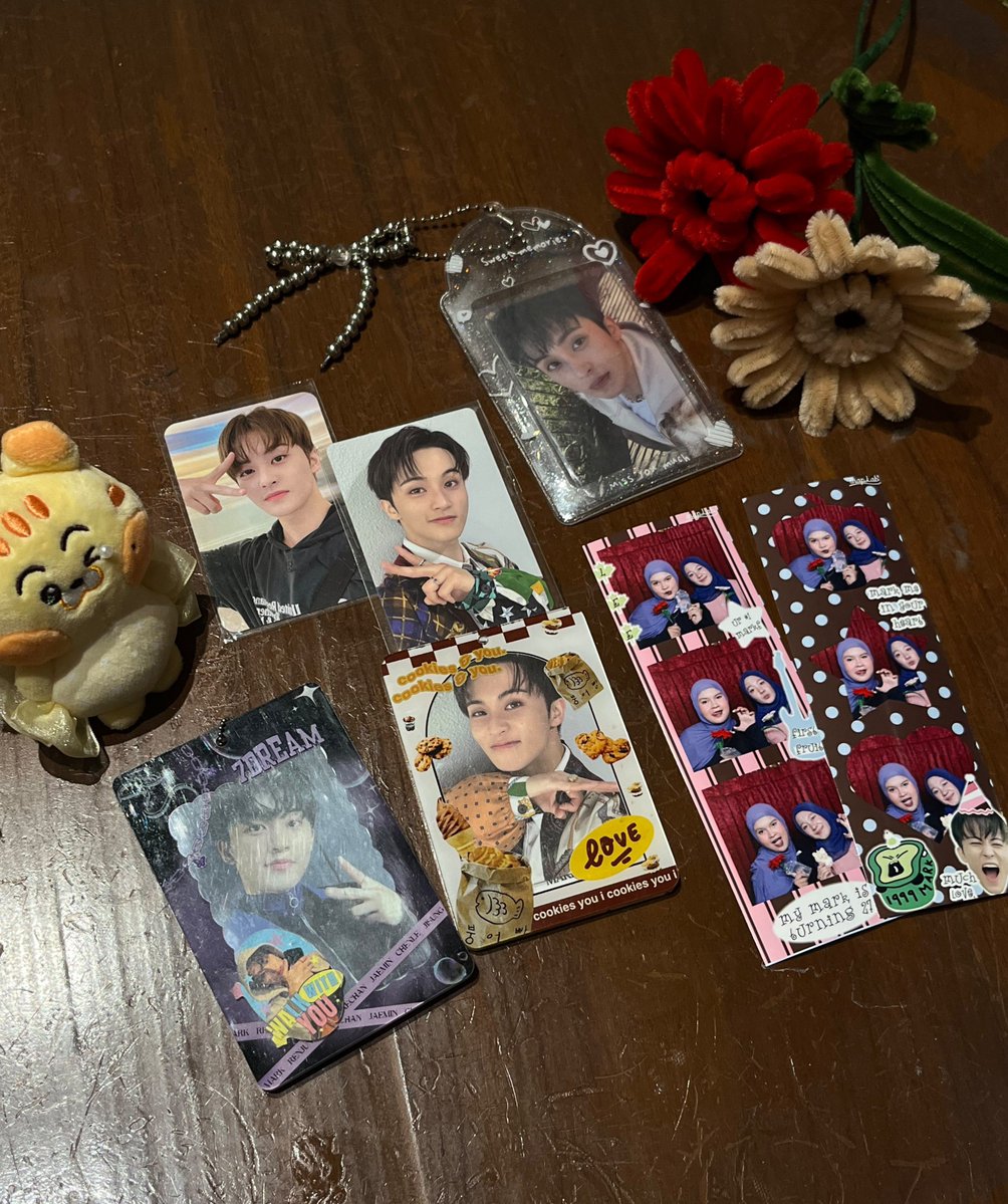 jaemlecimol's tweet photo. Eh maaf kalau ngelukisnya jago 🤭  fun day with kakaku mbalen @cheetahyay thank u for ajaking me aku jadi healing dan bergaul after wisudak. https://t.co/JgIRVxOZY2