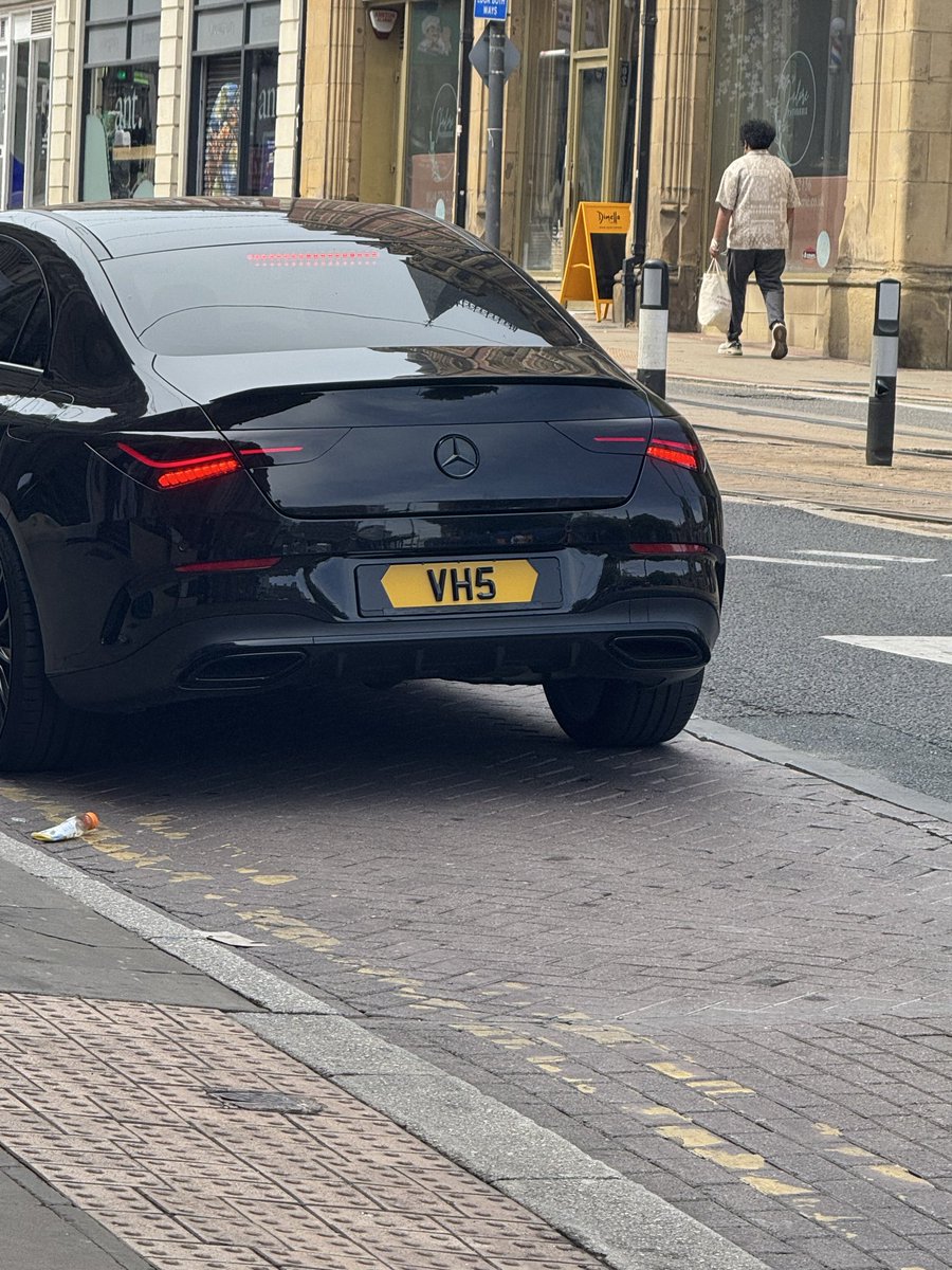 Wickers68658668's tweet photo. I don’t want to think about how much this number plate cost 😱 https://t.co/pncxOOeYaR