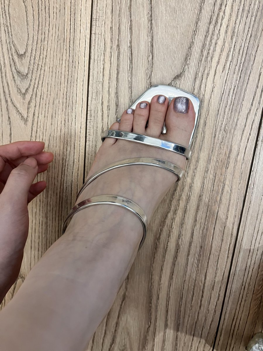 Luiluuuu's tweet photo. 这个色号真的蛮喜欢的  夏天就该有夏天的样子 https://t.co/VfmSNvtEeJ