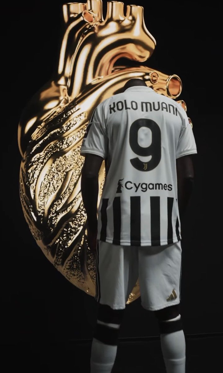 CorradinoNicolo's tweet photo. #KoloMuani è il nuovo numero 9 della #Juve https://t.co/2JAOxKlOHP