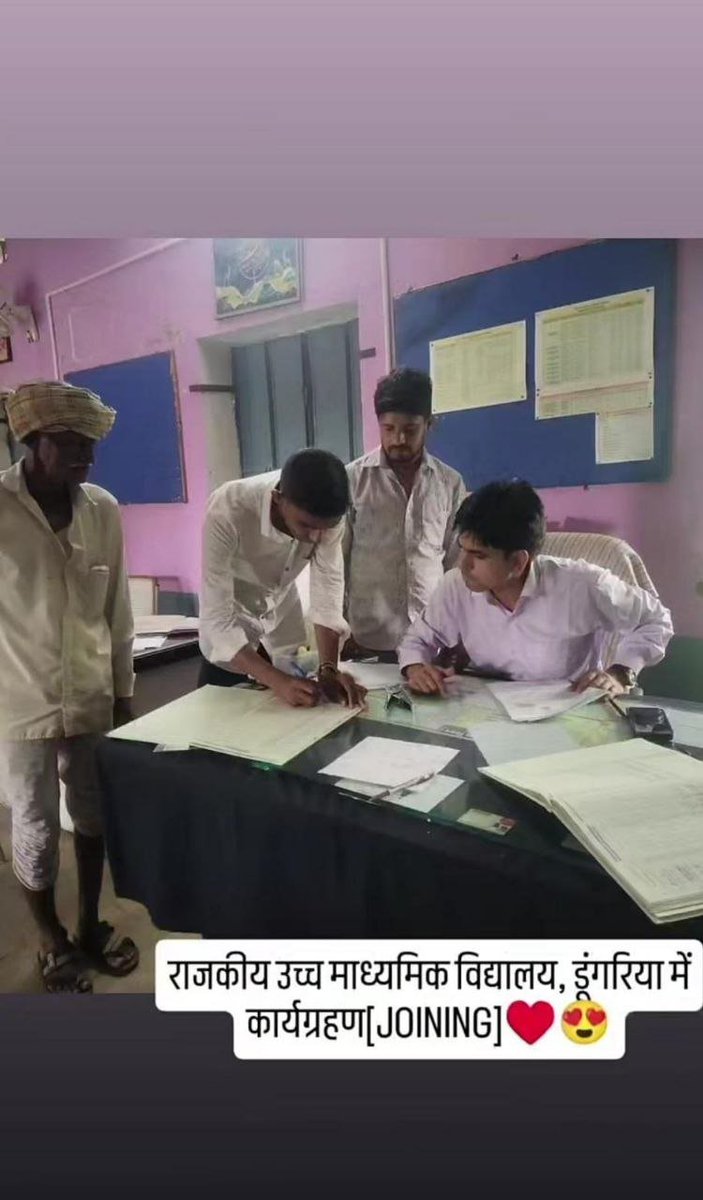 Jat_harsh_'s tweet photo. क़यामत को क्या मंजूर कौन जाने..... लेकिन इस फोटो में खड़ा इंसान सब कुछ मंजूर कर रहा है ....4th grade नौकरी भले ही लोगों को हल्की लगती हो .... लेकिन इस नौकरी ने ना जाने कितने घरों के बुझते दियो को घी का काम करा .....👍🙏🙏 https://t.co/M3yYOEE0iF
