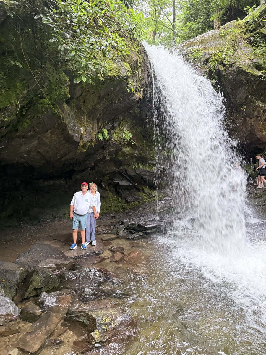 jhpostman's tweet photo. A Nice 3.2 Mile Round Trip Hike to Grotto Falls in the Smoky Mountains
#GreatVacation
#blessedgrandparents https://t.co/SjX9XSgHjw