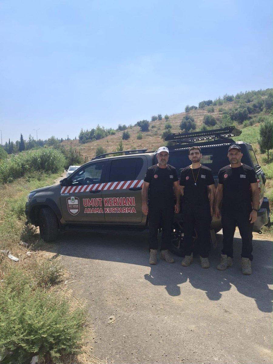 UmutAfetYonetim's tweet photo. 📍Adana Kayıp Arama.

AFAD’ın çağrısı üzerine;
Adana Arama Kurtarma ekibi olarak,
Kurttepe Mahallesi’ndeki ormanlık alanda kaybolan 77 yaşındaki Alzheimer hastası Rasim Özmen’i arama çalışmalarına 1 araç ve 4 personel ile destek veriyoruz.

Ekibimiz, ilgili kurumlarla koordinasyon içerisinde bölgedeki arama faaliyetlerini titizlikle sürdürmektedir.

Rabbimizden, kayıp vatandaşımızın sağ salim bulunmasını niyaz ediyoruz.