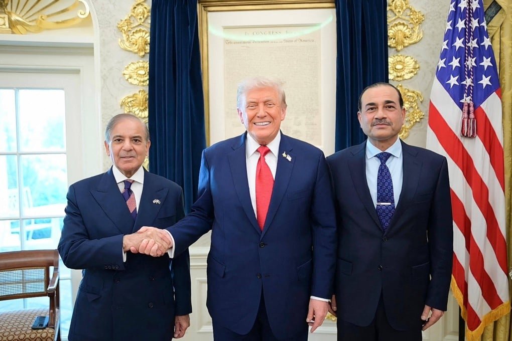 SpyWhoDecrypts's tweet photo. او د آمن په کشتۍ کې چې کوم مال دی 
په هغي کي خو بيا دوي ته سخت تاوان دی 

#کبل #سوات #آمن https://t.co/KsvKPiOLJW