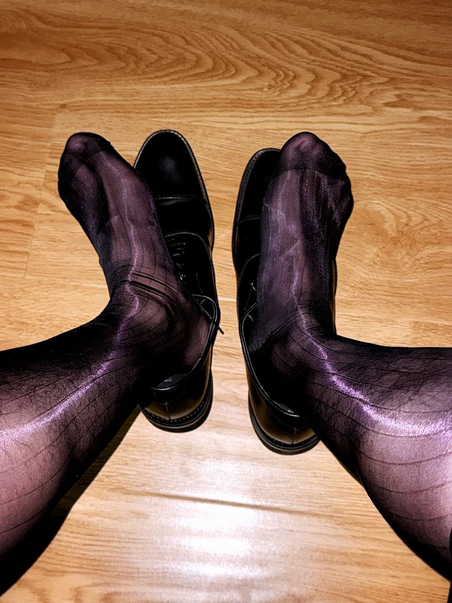 1Maire7's tweet photo. 粼系列骚紫色
正装皮鞋丝袜 https://t.co/C3FIyWZftY