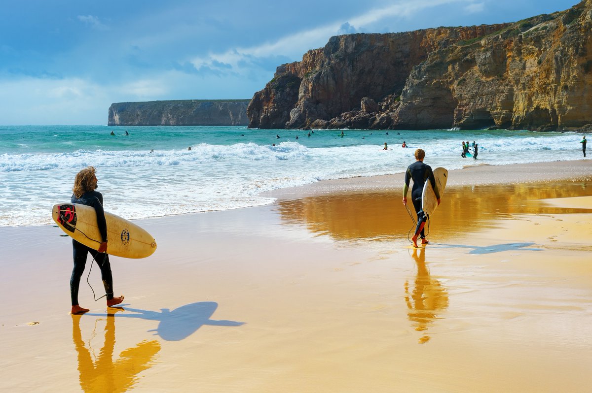 alentejo_1970's tweet photo. Com uma incrível ligação à história portuguesa, praias gloriosas, falésias e paisagens oceânicas #Sagres é uma localização digna de se visitar e possui algumas das melhores praias de #Portugal quer queira andar nas ondas ou relaxar e observar a vastidão do Oceano Atlântico. 🌊🏖 https://t.co/L7PKie17s2