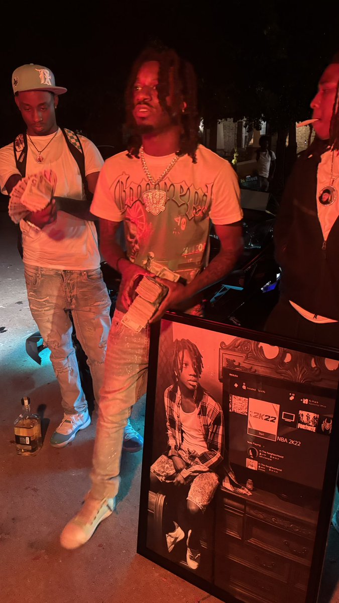 1laapooh_'s tweet photo. “MUAWI WOWIE” All Plats Video Otw ❗️🤞🏽 https://t.co/d8scDUrmXt
