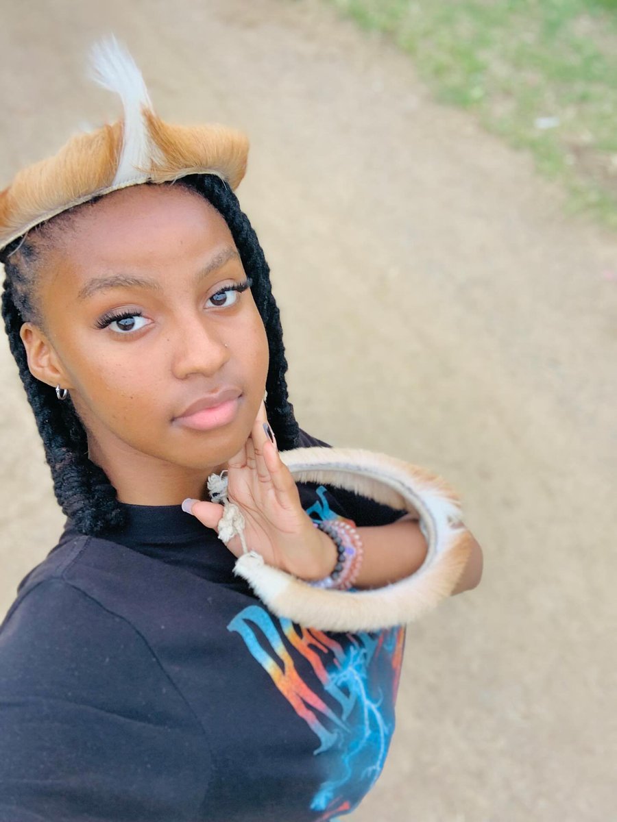 everythingsonia's tweet photo. Weekend are for pretty girls 🤭💕 https://t.co/uMHY9b3jw1