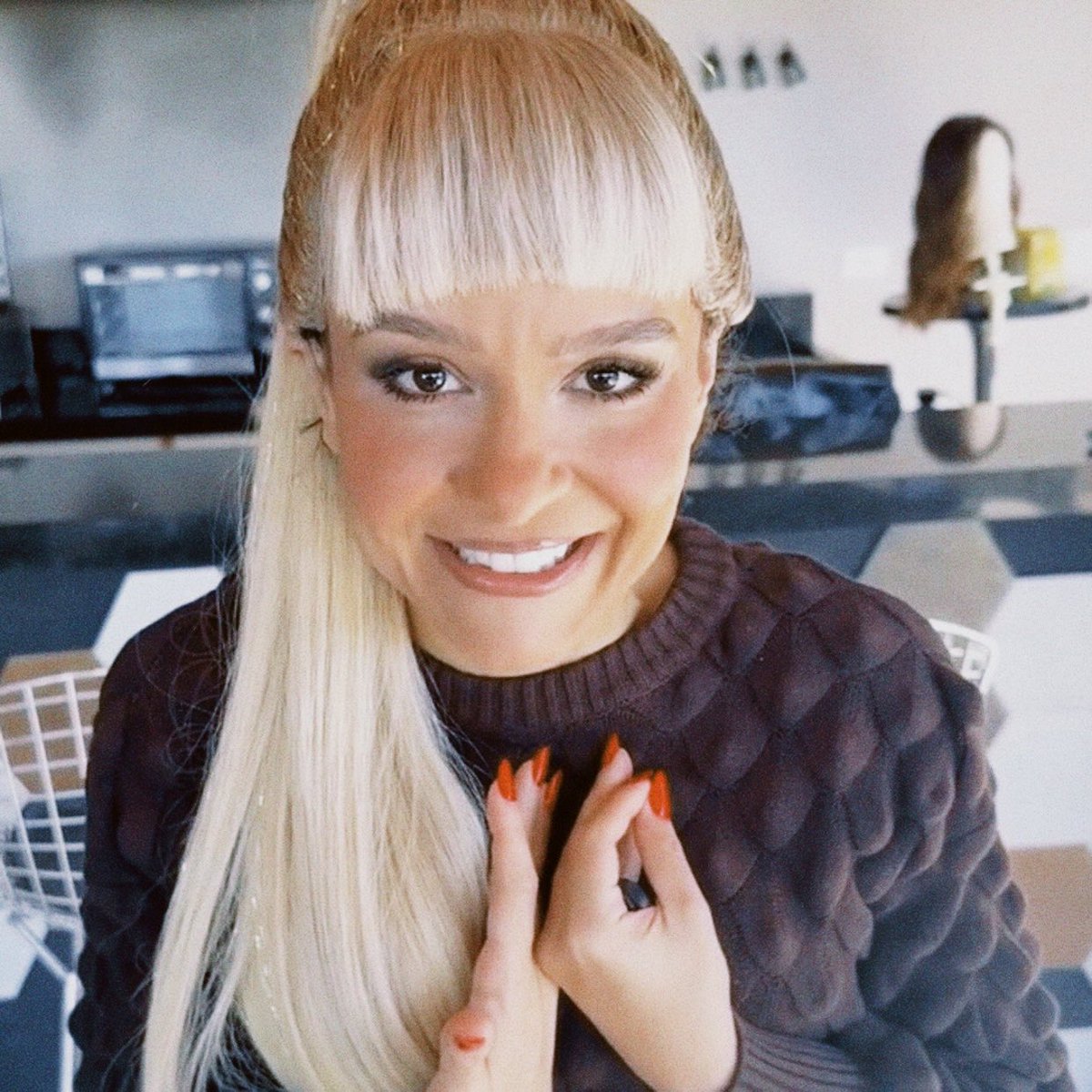vihmaraiser's tweet photo. te amo demais!🧡 https://t.co/4o1j8sMZuo