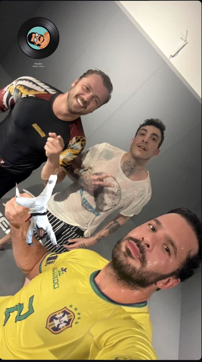 kulismag's tweet photo. Barış Arduç, Can Bonomo ve Tolga Sarıtaş ile spor sonrası çekilen fotoğrafını paylaştı. https://t.co/0KkI9XUqwC