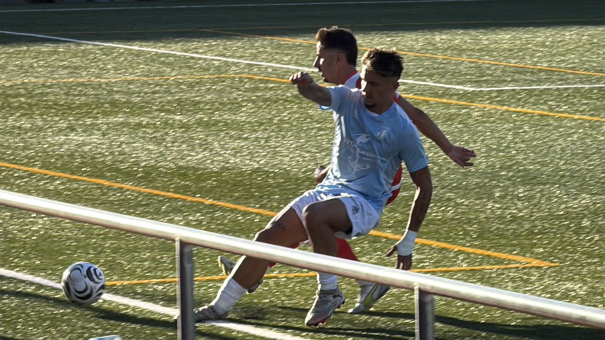 AtcoPueblonuevo's tweet photo. 📷 Algunas imágenes del primer partido de pretemporada disputado en Villar del Rey.
Resultado: 3-3 🪢
⚽️Germán, Santi Piccinetti, Bryan
#Pretemporada2627❤️‍🔥💙 https://t.co/09FjASltde