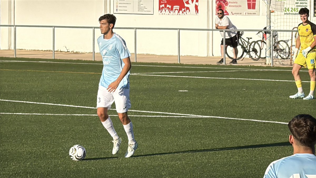 AtcoPueblonuevo's tweet photo. 📷 Algunas imágenes del primer partido de pretemporada disputado en Villar del Rey.
Resultado: 3-3 🪢
⚽️Germán, Santi Piccinetti, Bryan
#Pretemporada2627❤️‍🔥💙 https://t.co/09FjASltde