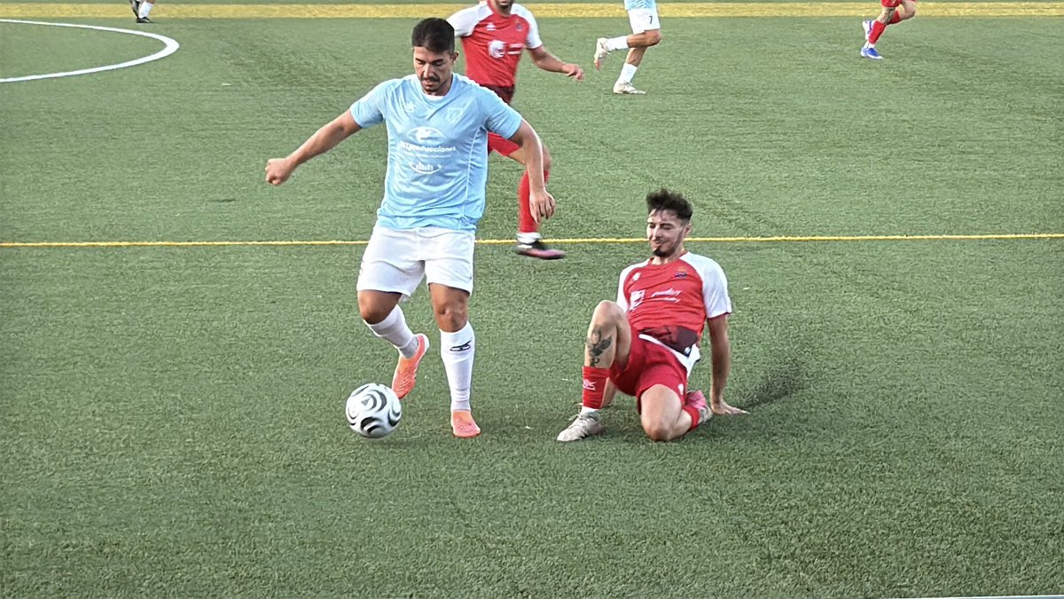 AtcoPueblonuevo's tweet photo. 📷 Algunas imágenes del primer partido de pretemporada disputado en Villar del Rey.
Resultado: 3-3 🪢
⚽️Germán, Santi Piccinetti, Bryan
#Pretemporada2627❤️‍🔥💙 https://t.co/09FjASltde
