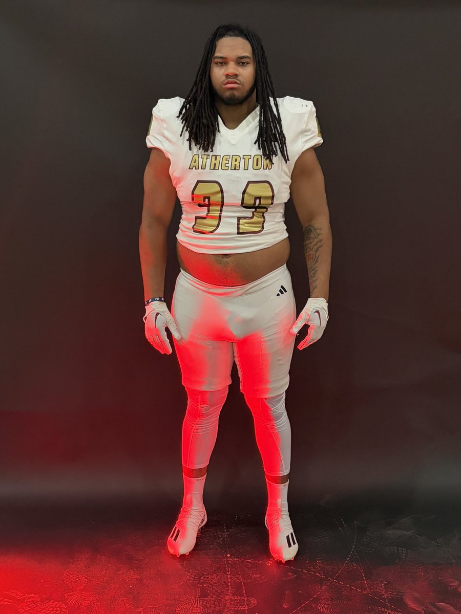 Ziggy41_'s tweet photo. Last ride‼️ Going out with a 💥 LETS GO BOYS #NowOrNever #SeniorSZN @AthertonFootbal @Aspirationsgym @CoachNinoDBE323 @kyhighs @PrepRedzoneKY @vaughtsviews @jdemling @cleats2whistle https://t.co/o6vduXXJ0h