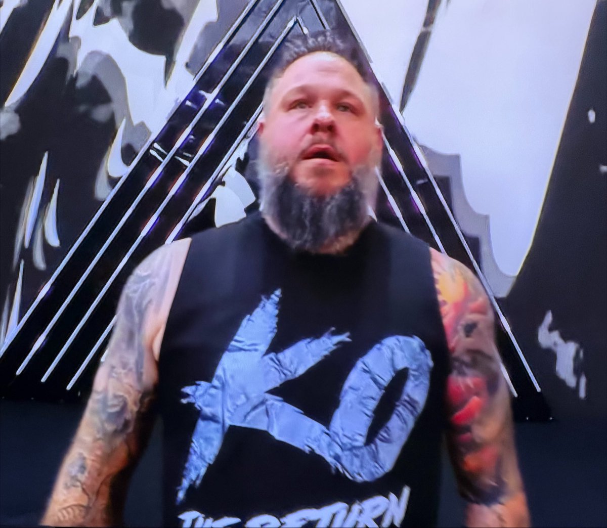 _kennythoughts's tweet photo. KEVIN OWENS IS FUCKING BACK!!!!!! https://t.co/O4AKHQxKgz
