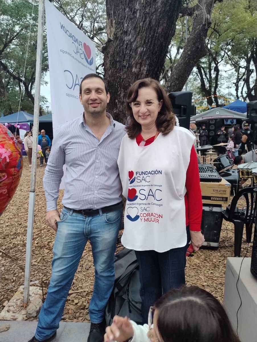 DraKazelian's tweet photo. Bienal internacional de esculturas, Resistencia, Chaco. La Fundación Cardiológica Argentina, el Área Corazón y Mujer y Distrito SAC Chaco, llevaron la prevención CV al lugar donde estaba toda la familia. https://t.co/FU3Pc4UQgc