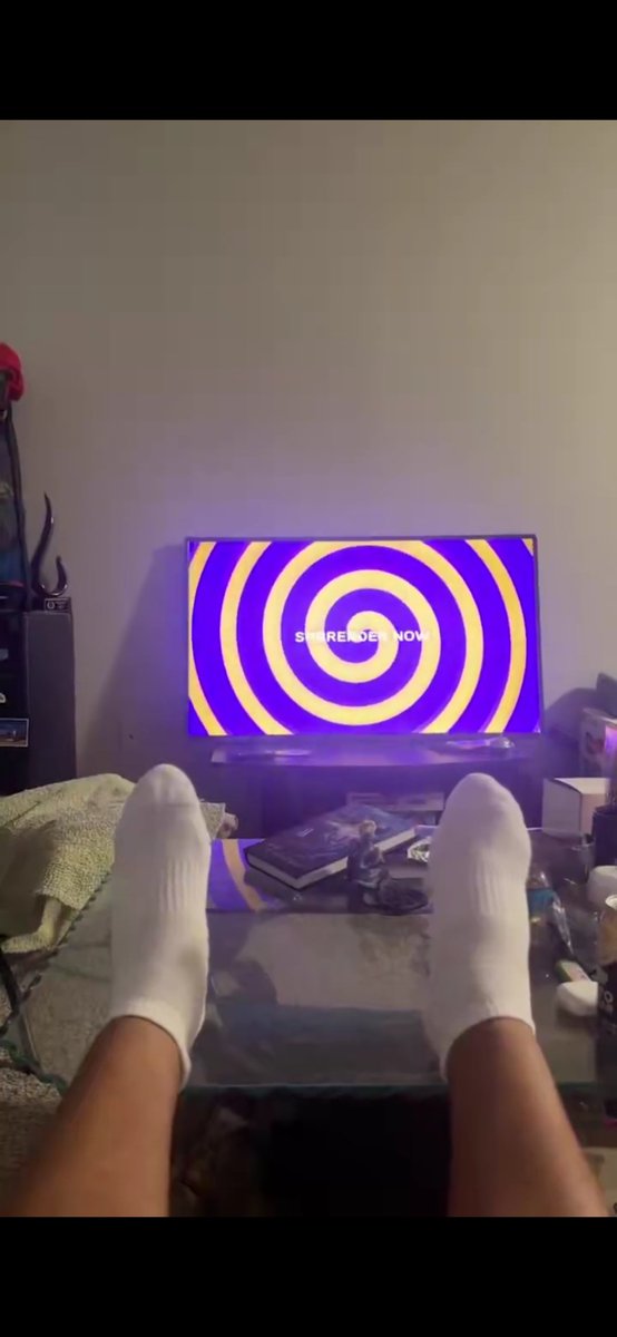 Tacomasam's tweet photo. Kaleidoscope. breaking up, rearranging. Still then loose. Quiet mesmerizing. Gold black blue crystal turning.
The spiral to take control, cogs and gears pushing and spinning you into controlled behaviors https://t.co/3pplwllQiC