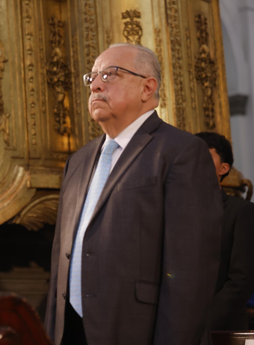 MinexGt's tweet photo. 🇬🇹🇻🇦 | El #CancillerGT Carlos Ramiro Martínez participó, junto con integrantes del Gabinete de Gobierno y del cuerpo diplomático acreditado en Guatemala, en la solemne eucaristía presidida por el cardenal Pietro Parolin, secretario de Estado de la Santa Sede.

La ceremonia constituyó un espacio de reflexión y encuentro que reafirma los lazos de respeto, diálogo y cooperación entre Guatemala y la Santa Sede.

🔗 https://t.co/zMSmN8KFR2