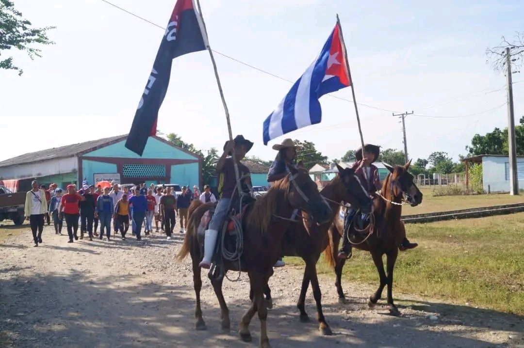 BarceloOrt92635's tweet photo. En Papilastre, comunidad de #CautoCristo en #ProvinciaGranma compartimos este domingo un trabajo productivo en la cosecha de maíz seco.
Cabe destacar que de las tradiciones de esta comunidad están los alimentos derivados del maíz.
#Cuba 🇨🇺 https://t.co/6IH9xWJyBS