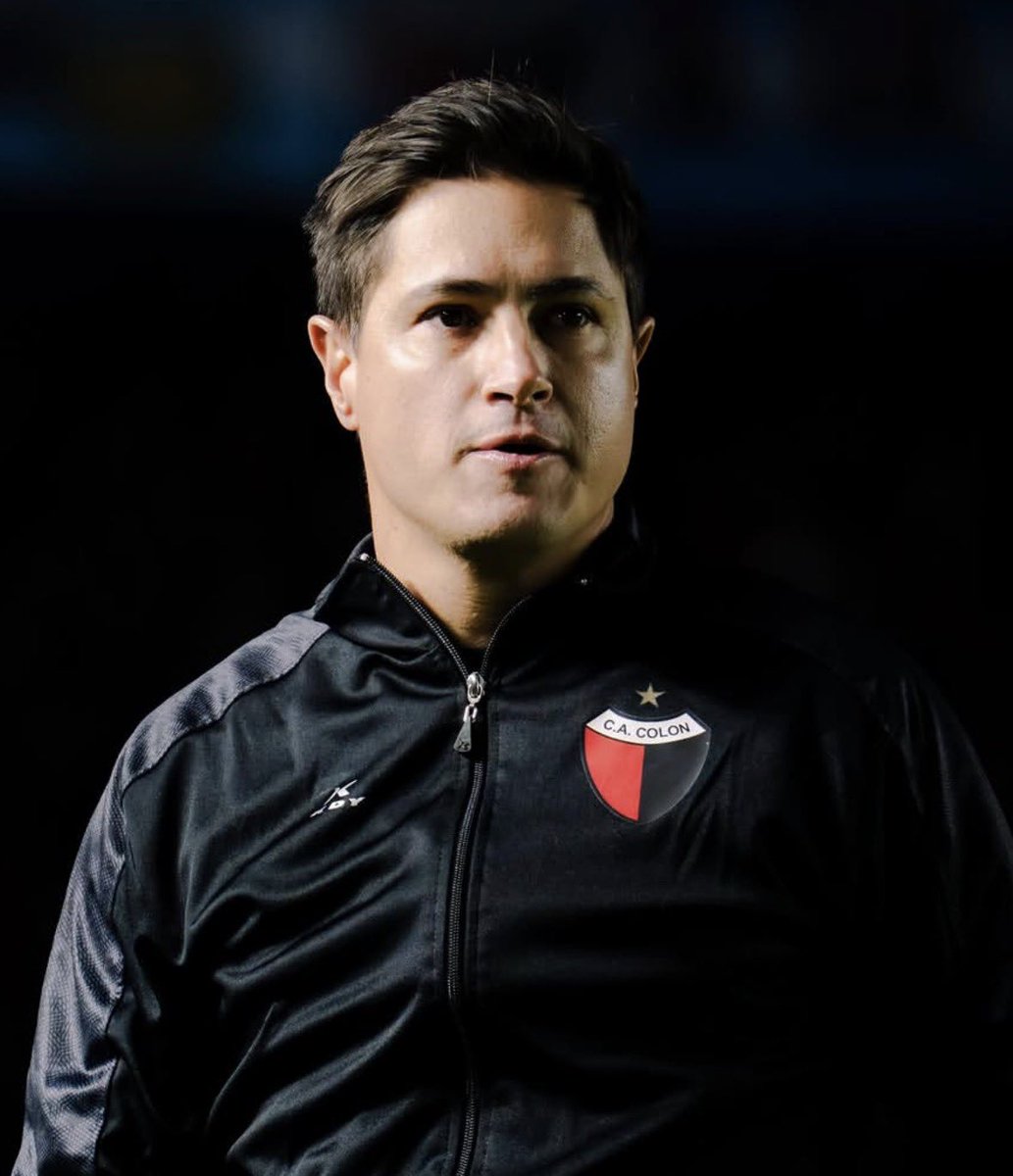 BrianWB10's tweet photo. Los directos de #Colón tomaron la decisión de despedir a Ezequiel Medrán. 

Mañana se lo comunicarán. Se marchará del club estando tercero en la tabla de posiciones. La idea es avanzar rápido para cerrar al próximo DT en las próximas horas. https://t.co/yMmK5dzOXF