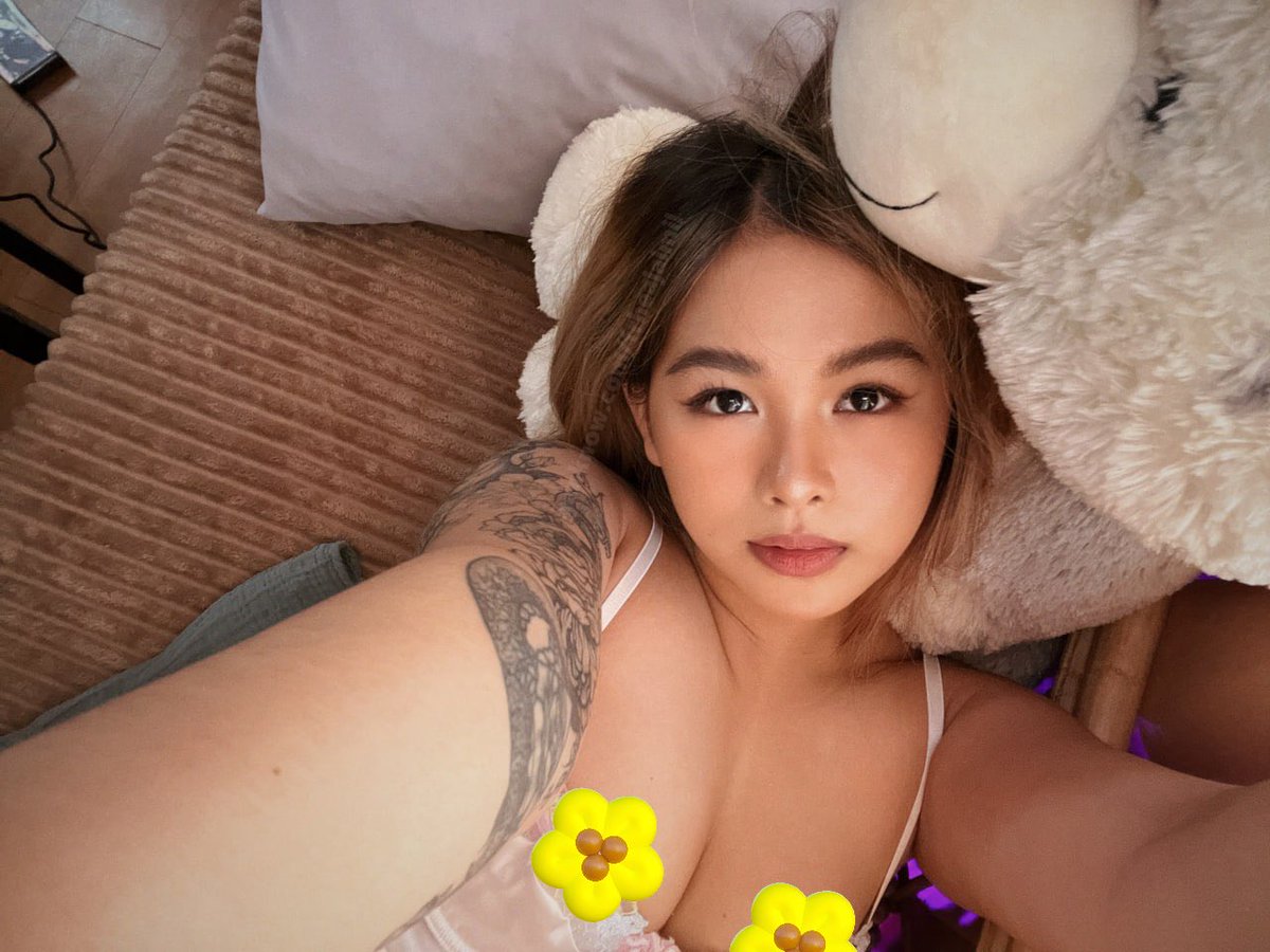 xfrheajaimil's tweet photo. Smash or pass?? https://t.co/G0pZMOdYbI