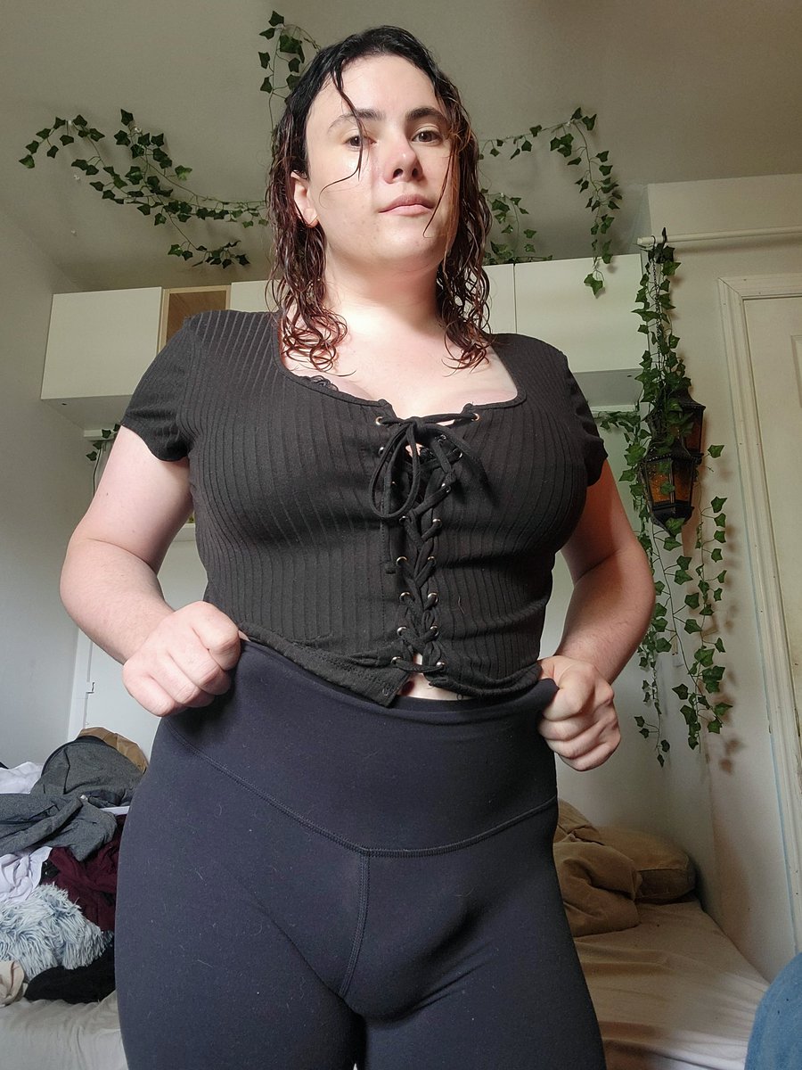 Rebecca9lyd's tweet photo. Hot trans queen💦 https://t.co/OHFvntpVtC