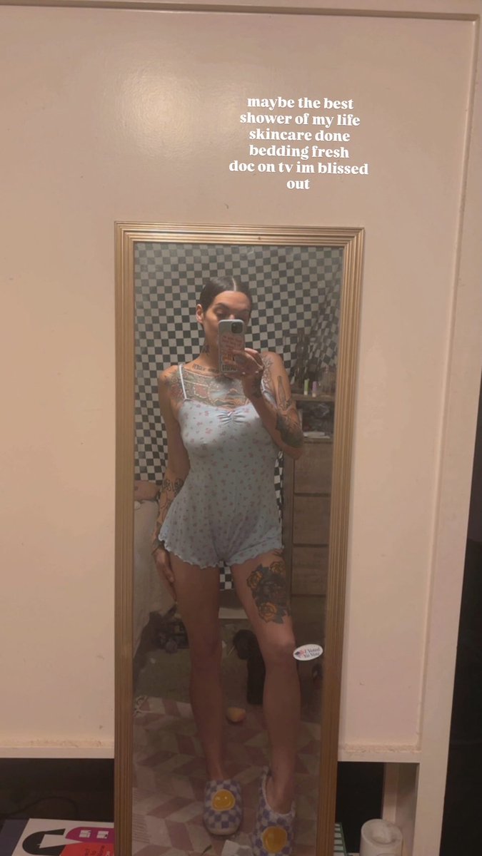 violetvosss's tweet photo. Hi angels. I got really really sick and I’m back. Sorry for disappearing. Thankful for yall fr. I have to get some groceries and pick up medication. Filmed a new gallery last night. Let me know if you want it for $50. $sc444sc https://t.co/SOpwWqfIER