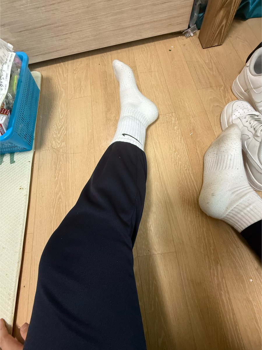12nwx's tweet photo. 살사람 옾챗 자소에 #게이 #게친소 #나이키양말 #양말 https://t.co/f15QPR0775