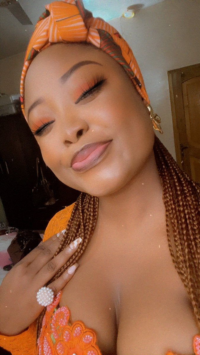 annieojxx's tweet photo. August 🧡 https://t.co/N0SVzHguuE