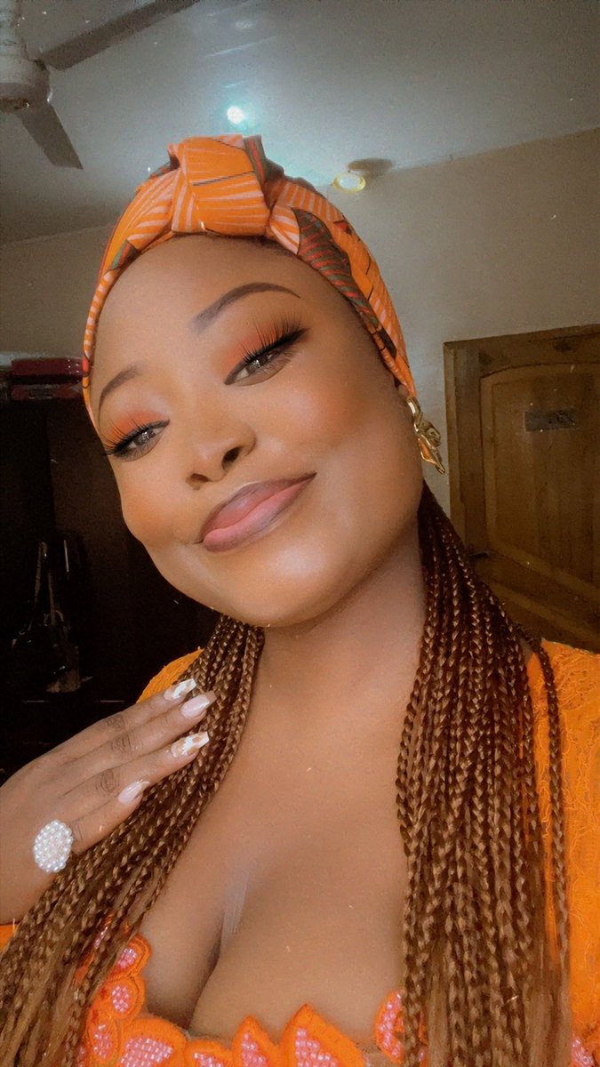 annieojxx's tweet photo. August 🧡 https://t.co/N0SVzHguuE