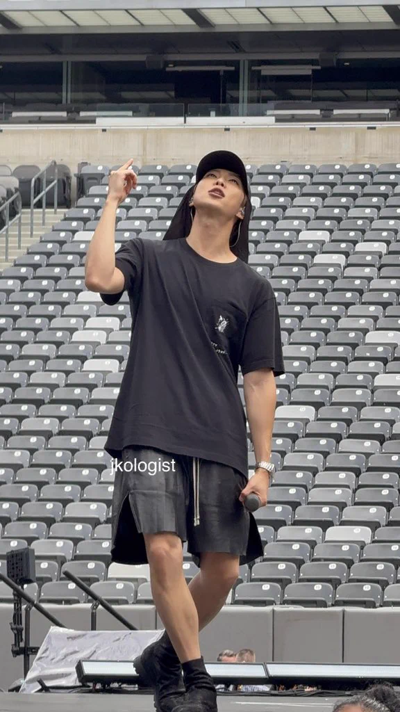 BTS JK Coco coco⁷ is seeing bts TODAY!? on X: 