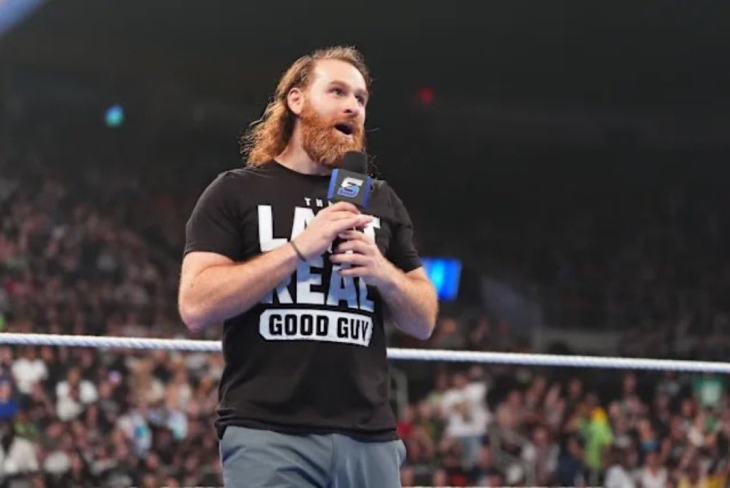 FadeAwayMedia's tweet photo. “There is a major storyline development planned in the Finn Bálor vs. Sami Zayn match tonight.”

SOMETHING WILD IS ABOUT TO HAPPEN DURING THIS MATCH 👀

#SummerSlam https://t.co/SRm9bnYRH5