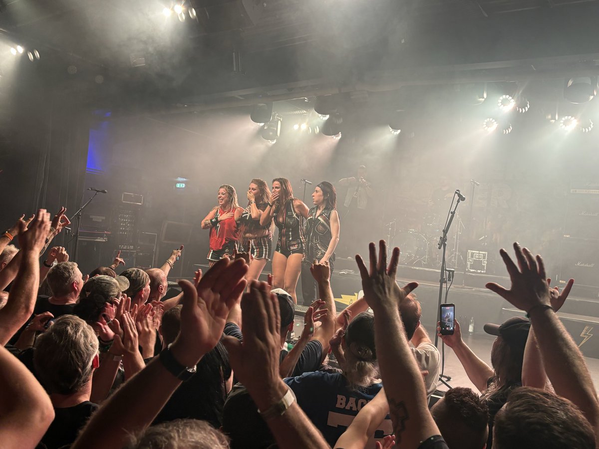 KMFDM_japan's tweet photo. #MünchenFreeEasy2026 #THUNDERMOTHER #BackstageKulturzentrum https://t.co/UhcEKX9bbw