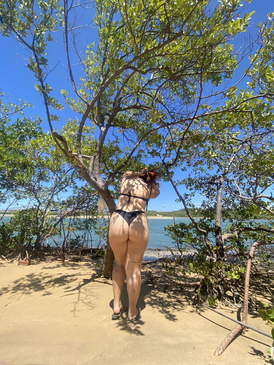 reinaochikita's tweet photo. os 2km de trilha valeram a pena https://t.co/ZZr4m3K85P